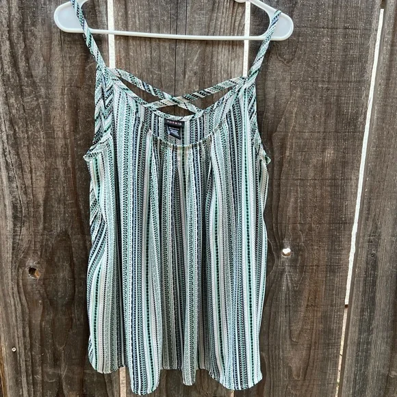 Torrid perfect summer strappy cami tank - Picture 3 of 5